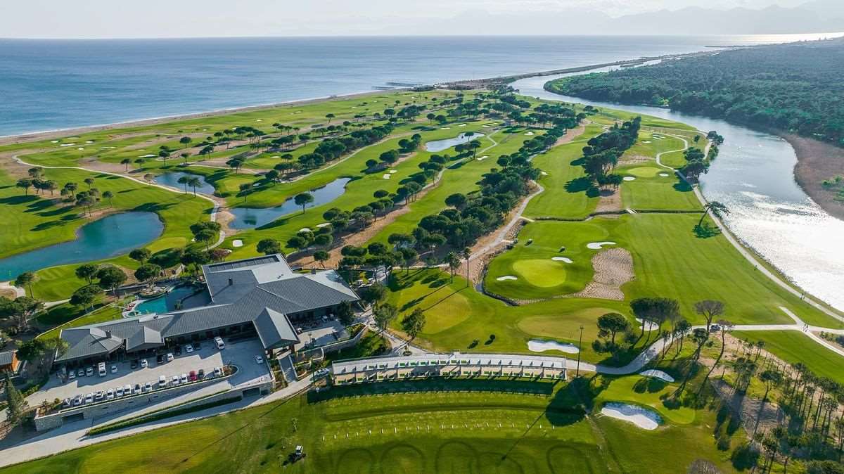 Buggy inklusive – genießen Sie grenzenlosen Golfkomfort im Cullinan Belek